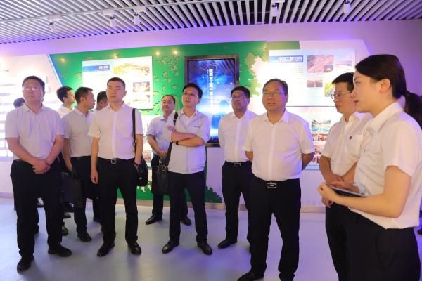 4 参观三建企业展厅